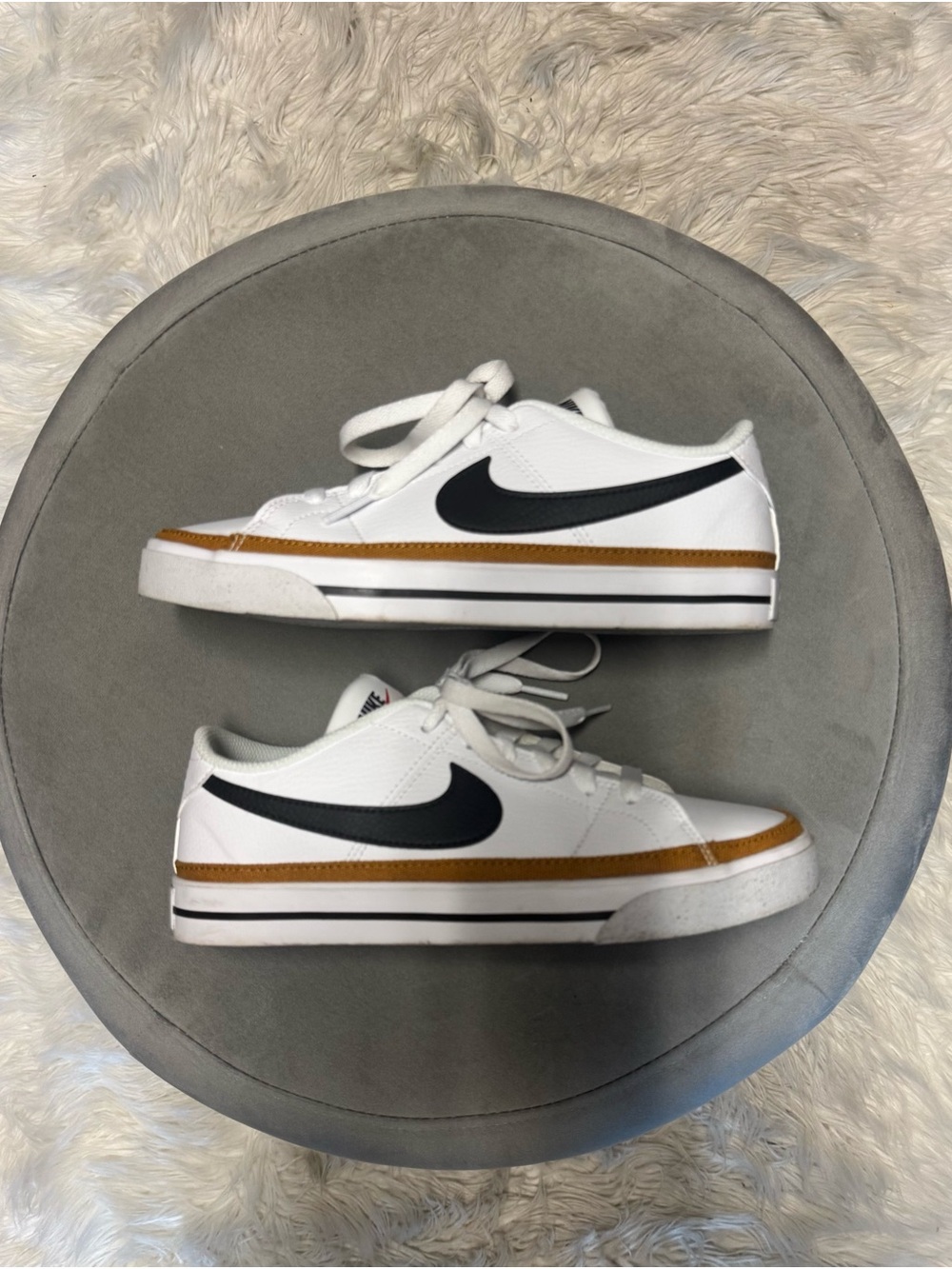 Nike Low-Top Sneakers | White/Black | Size 7 - Picture 2 of 8